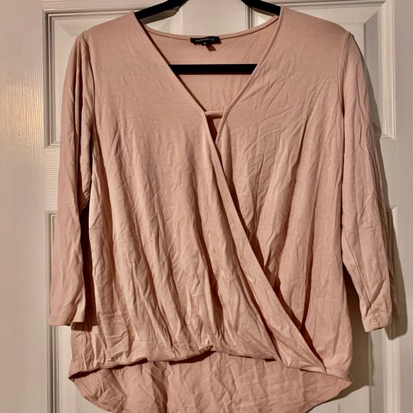 Dynamite pink blouse - Picture 2 of 2